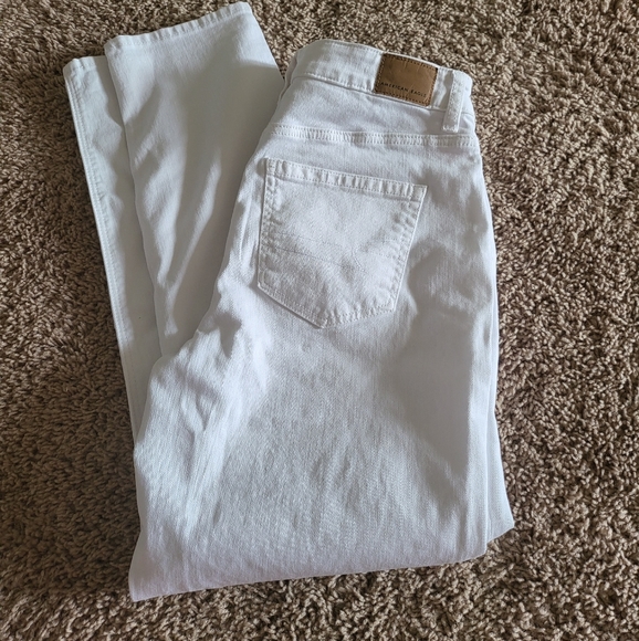 American Eagle Outfitters Denim - AEO Mom Jeans NWT Size 4